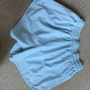 Lululemon Hotty Hot Short Low-Rise 4 inches